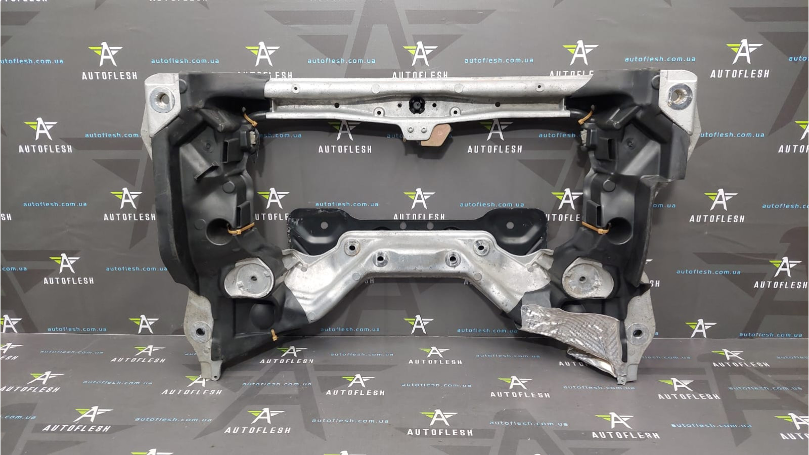 Балка передняя/ подрамник передний 2036280657 для Mercedes C-Class/ CLC-Class/ CLK бу Балка передняя/ подрамник передний 2036280657 для Mercedes C-Class/ CLC-Class/ CLK бу